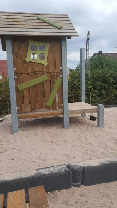 Bild von Spielplatz Ahornweg gelegen in Hochdorf, Baden-Wurtemberg
