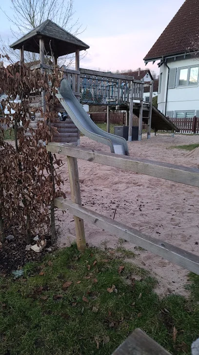 Bild von Spielplatz Im Weilerfeld gelegen in Essingen, Baden-Wurtemberg