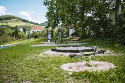 Bild von Spielplatz Reblandhalle gelegen in Bühl, Baden-Wurtemberg