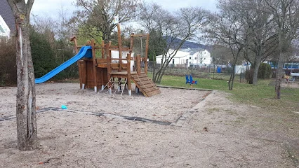 Bild von Spielplatz am Friedhof gelegen in Zwingenberg, Baden-Wurtemberg